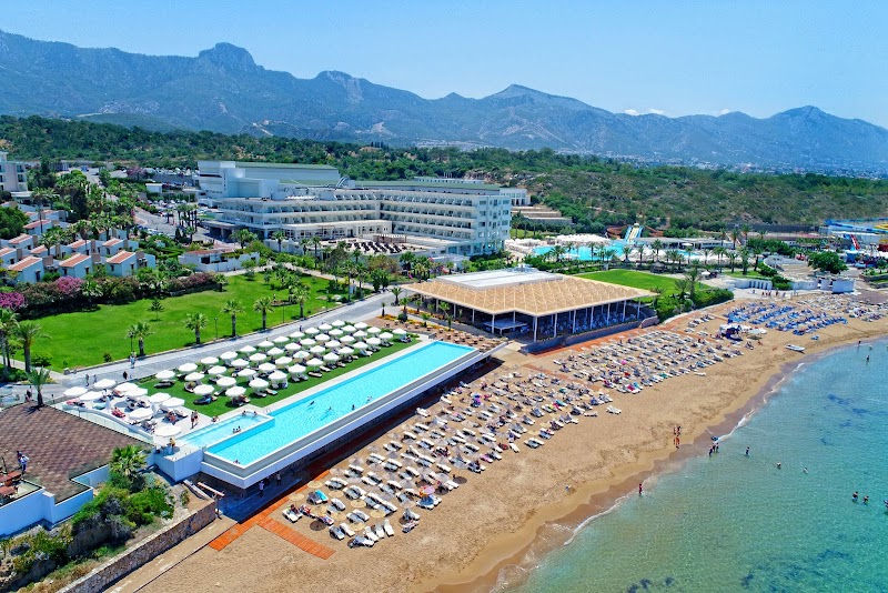 Acapulco Resort & Beach