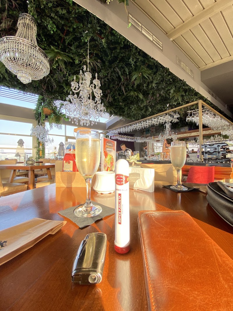Sky Lounge & Bar